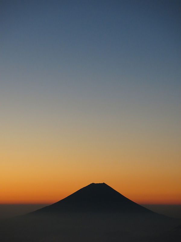 テントから出ると「賀正」の文字が似合いそうな富士山がお出迎え。