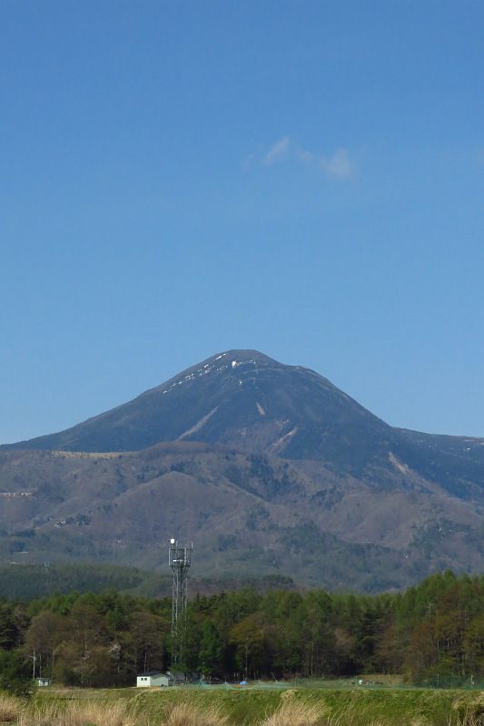『信濃富士』『諏訪富士』とも呼ばれる蓼科山。（下山後に麓から撮影）