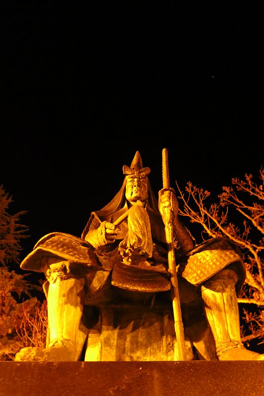 上杉謙信公の銅像。