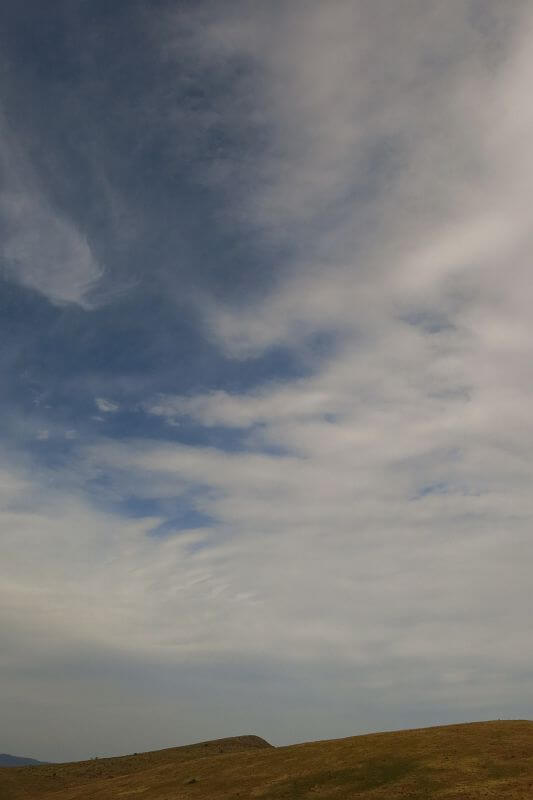 少し覗いた高原の青空。