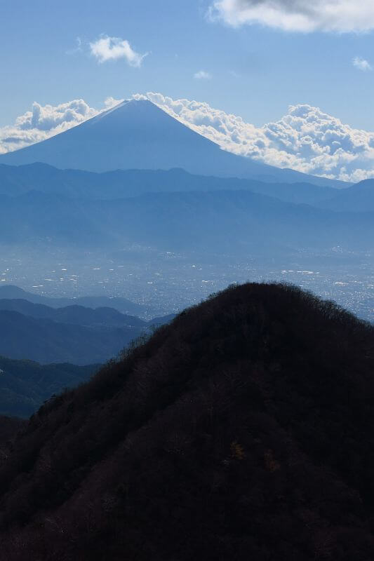 金ヶ岳から富士山と茅ヶ岳。